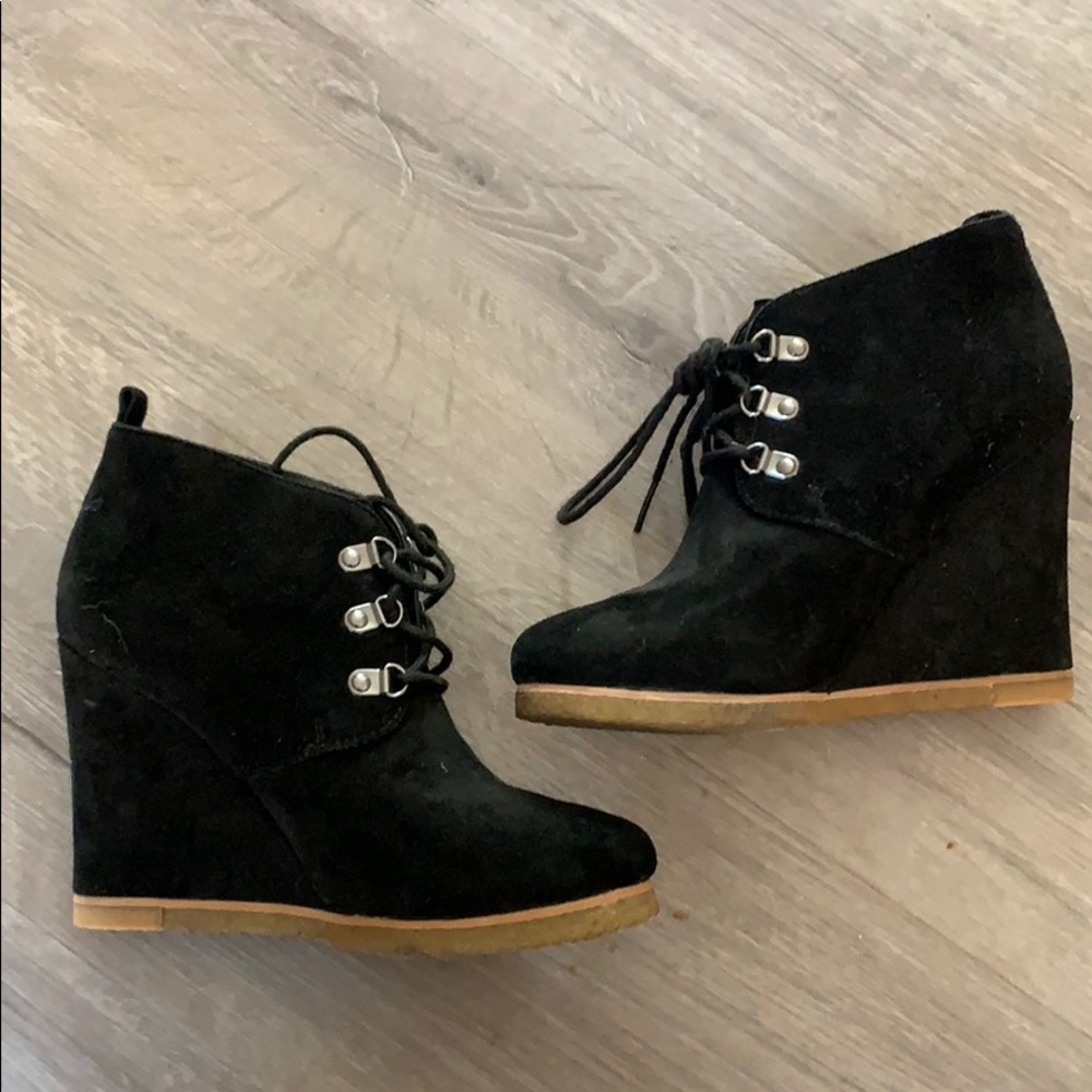 Wedge booties black